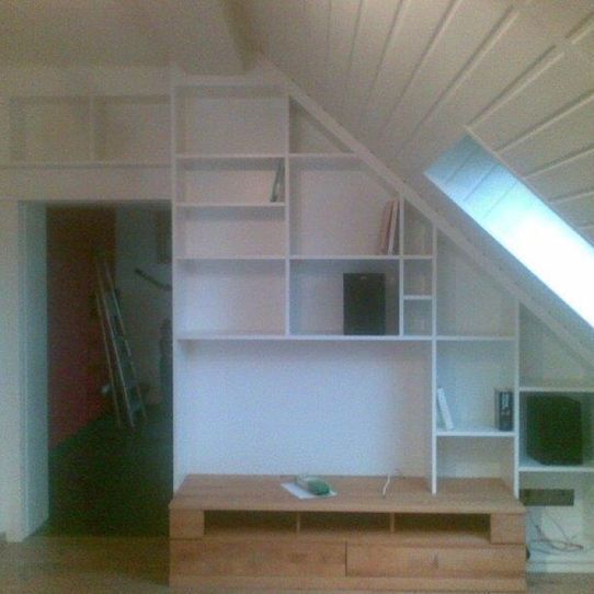 Regalböden aus Holz von der Bau- und Möbeltischlerei Frank Zichner