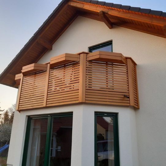 Balkon aus Holz von der Bau- und Möbeltischlerei Frank Zichner