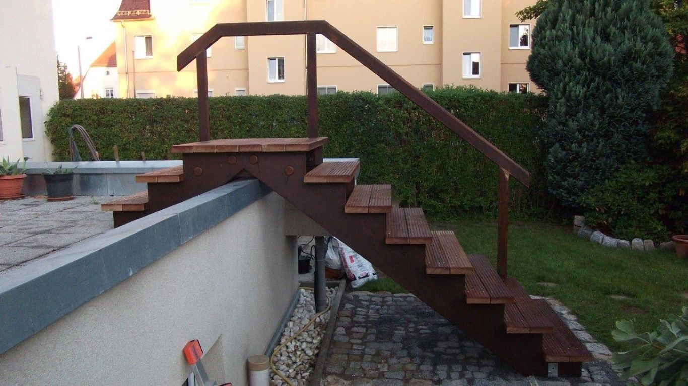 Holztreppe von der Bau- und Möbeltischlerei Frank Zichner