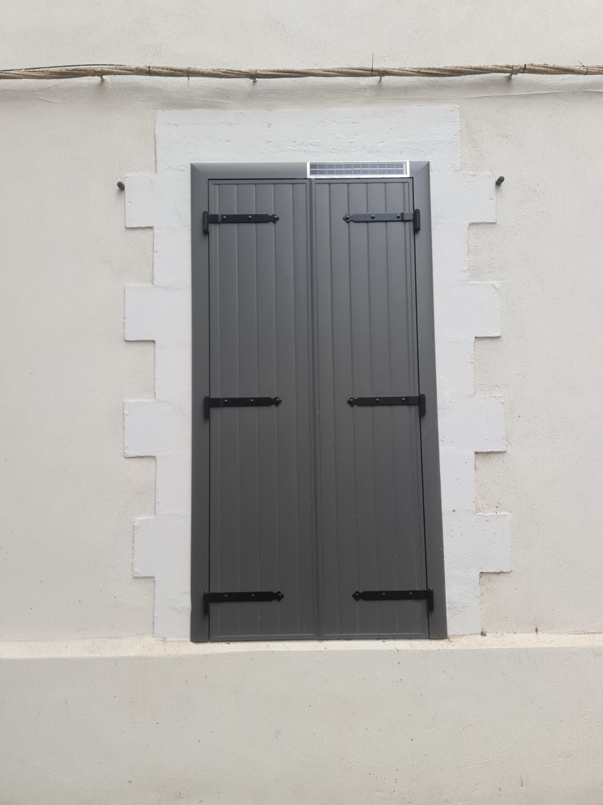 Grands volets battants solaires