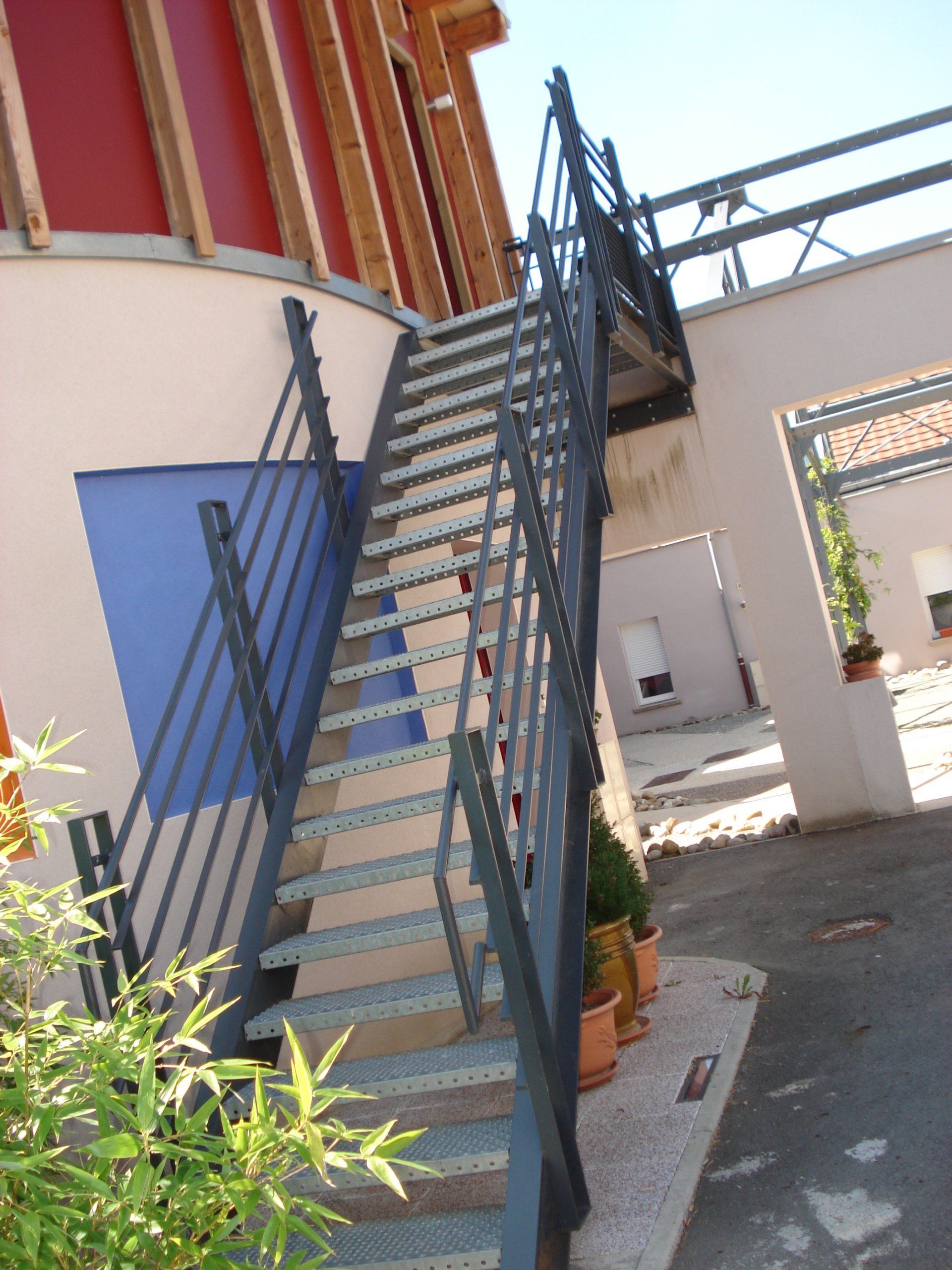 Escalier métallique collectivité