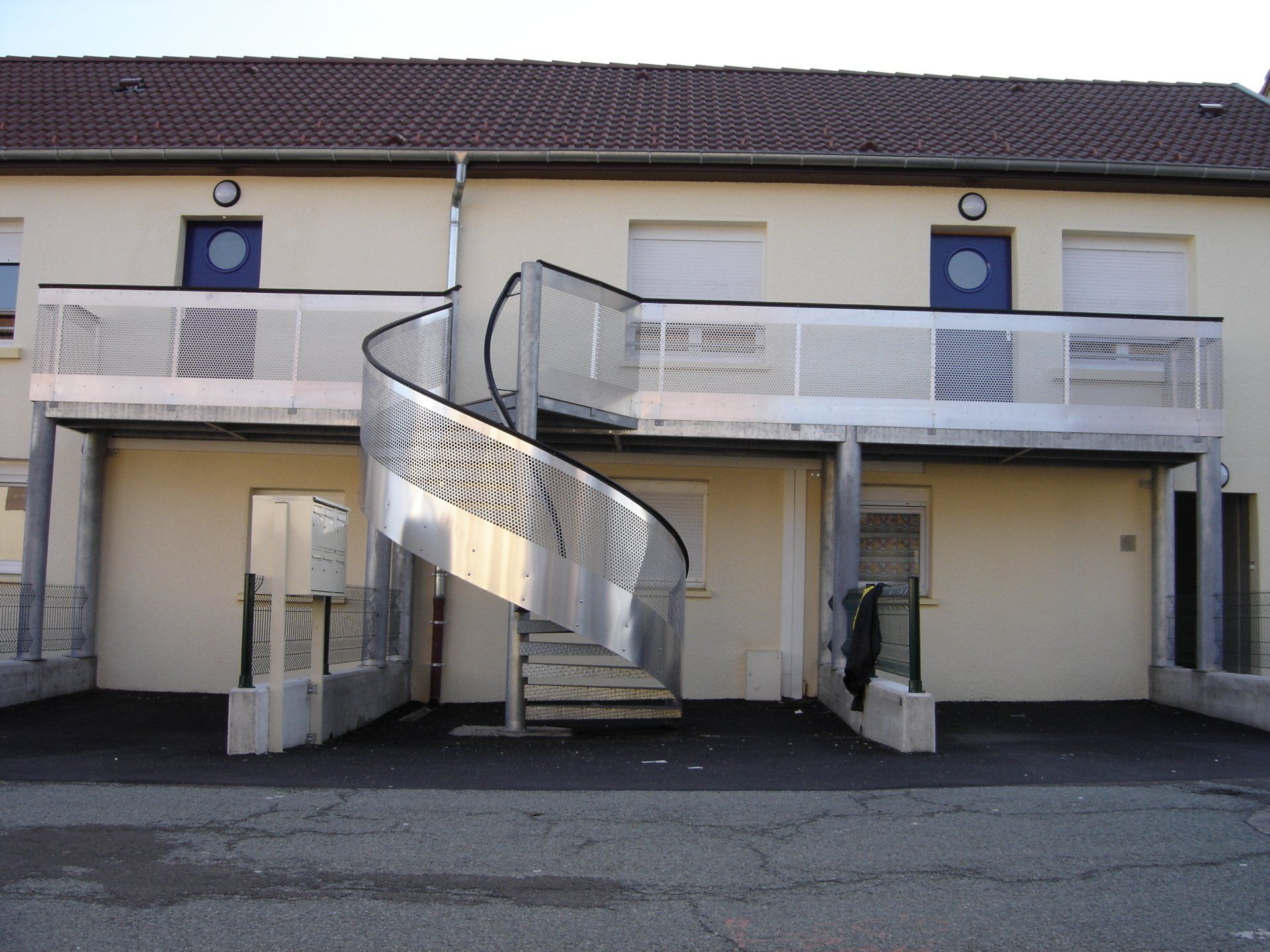 Escalier métallique en colimaçon