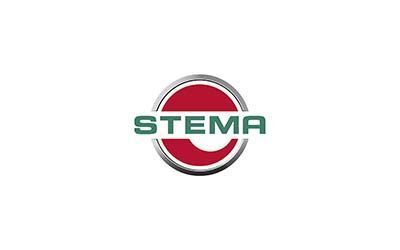 Stema-Logo: Weißer Text „STEMA“ in Grün in einem roten Kreis mit silberner Umrandung.