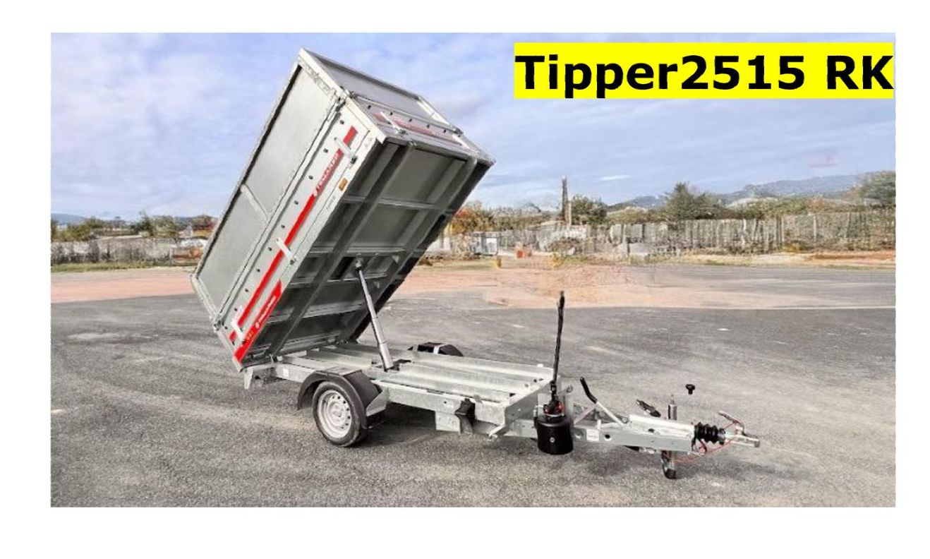 Kipperanhänger 2515 RK, silber, Hochbett, im Freien auf Gehsteig.