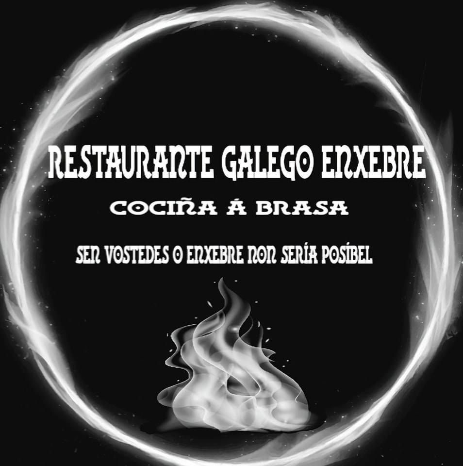 Logotipo del restaurante con texto y fuego estilizado. 