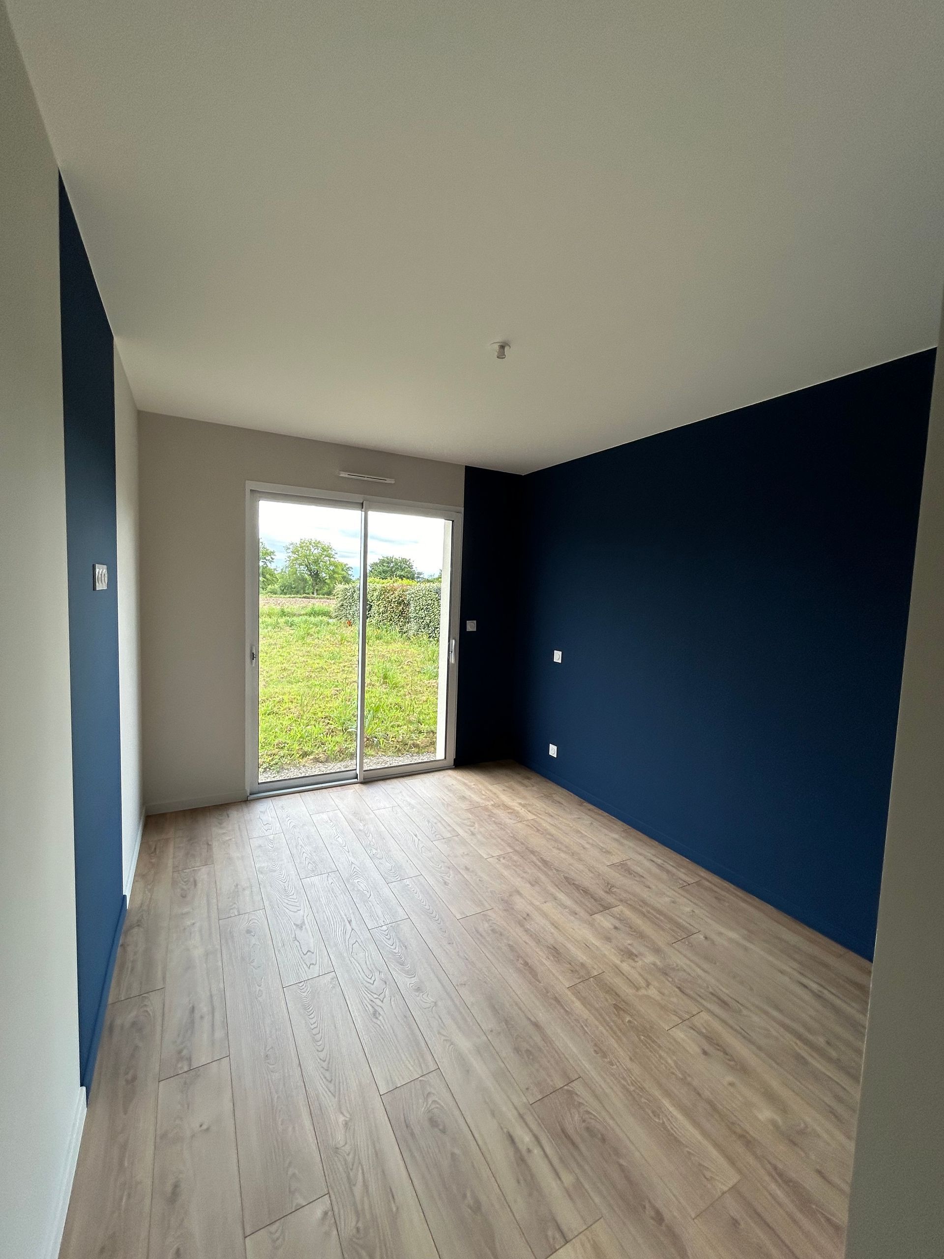 Peinture murale bleue