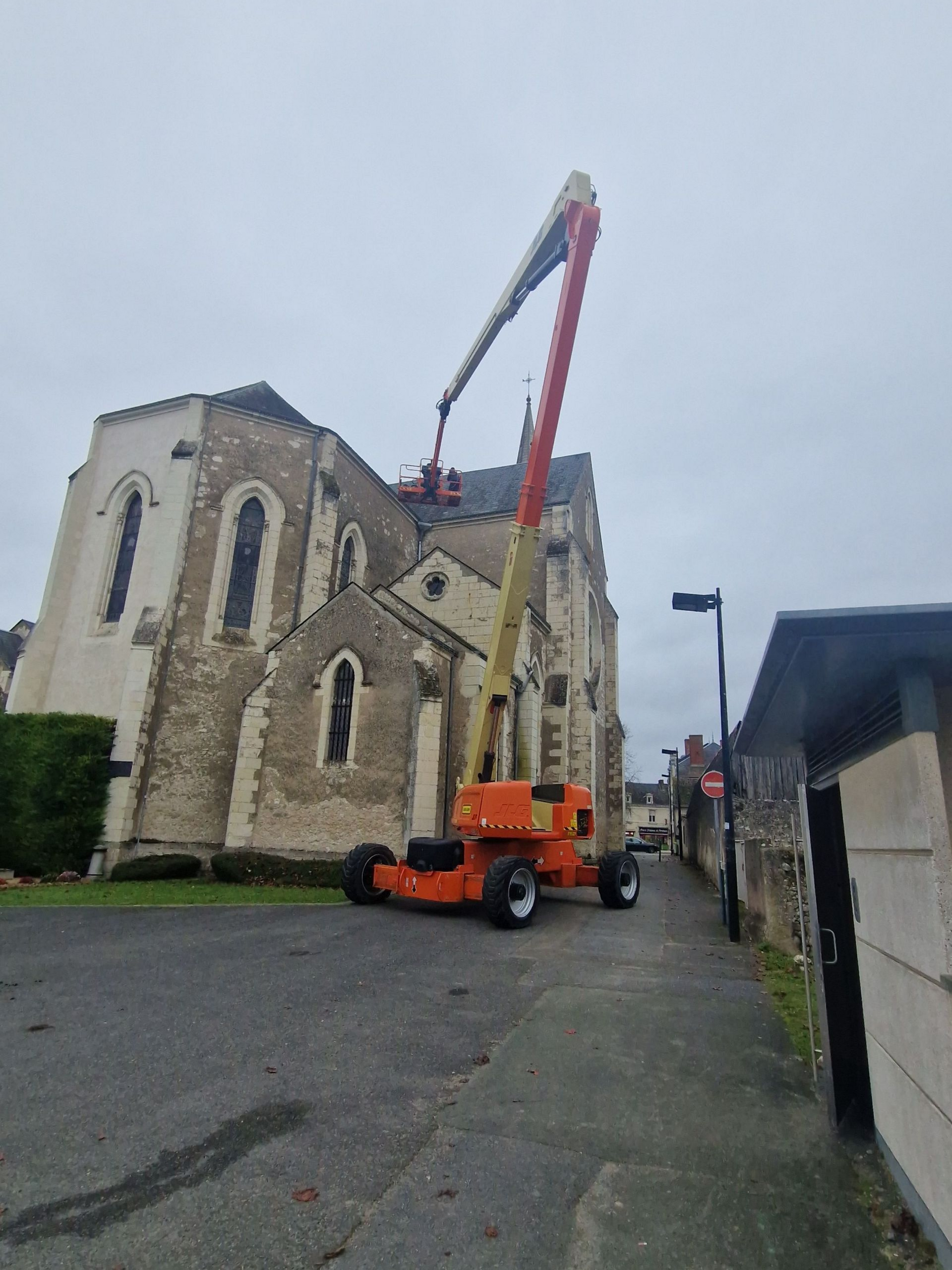 Détection de fuite sur le toit d'une église