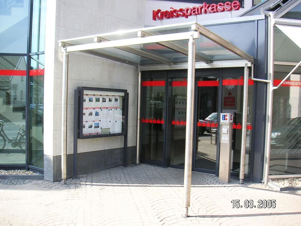 Ein Bild eines Kreissparkassengebäudes aus dem Jahr 2006