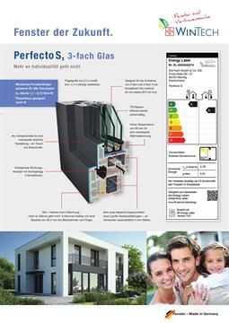 Ein Mann und eine Frau halten ein Kind vor einem Haus.