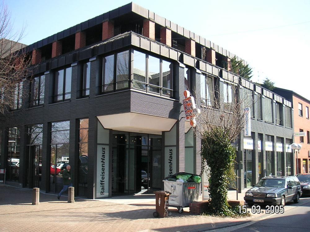 Ein Foto eines Gebäudes aus dem Jahr 2005