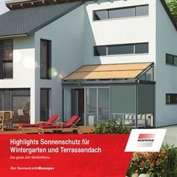 Es gibt ein Bild von einem Haus mit einem Baldachin auf dem Dach.