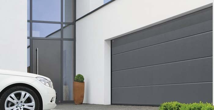 Porte de garage pour maison individuelle