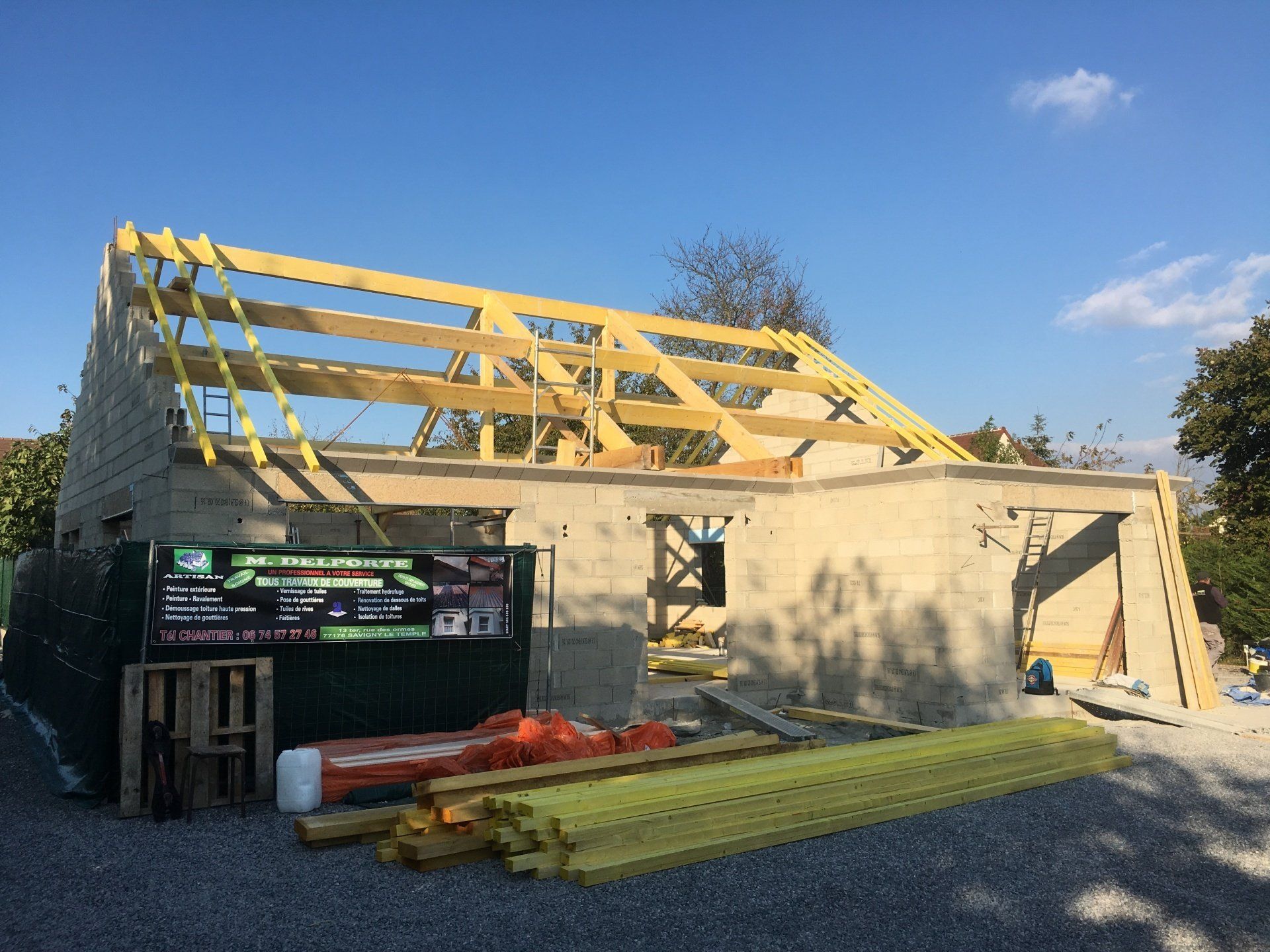 Pose de charpente après