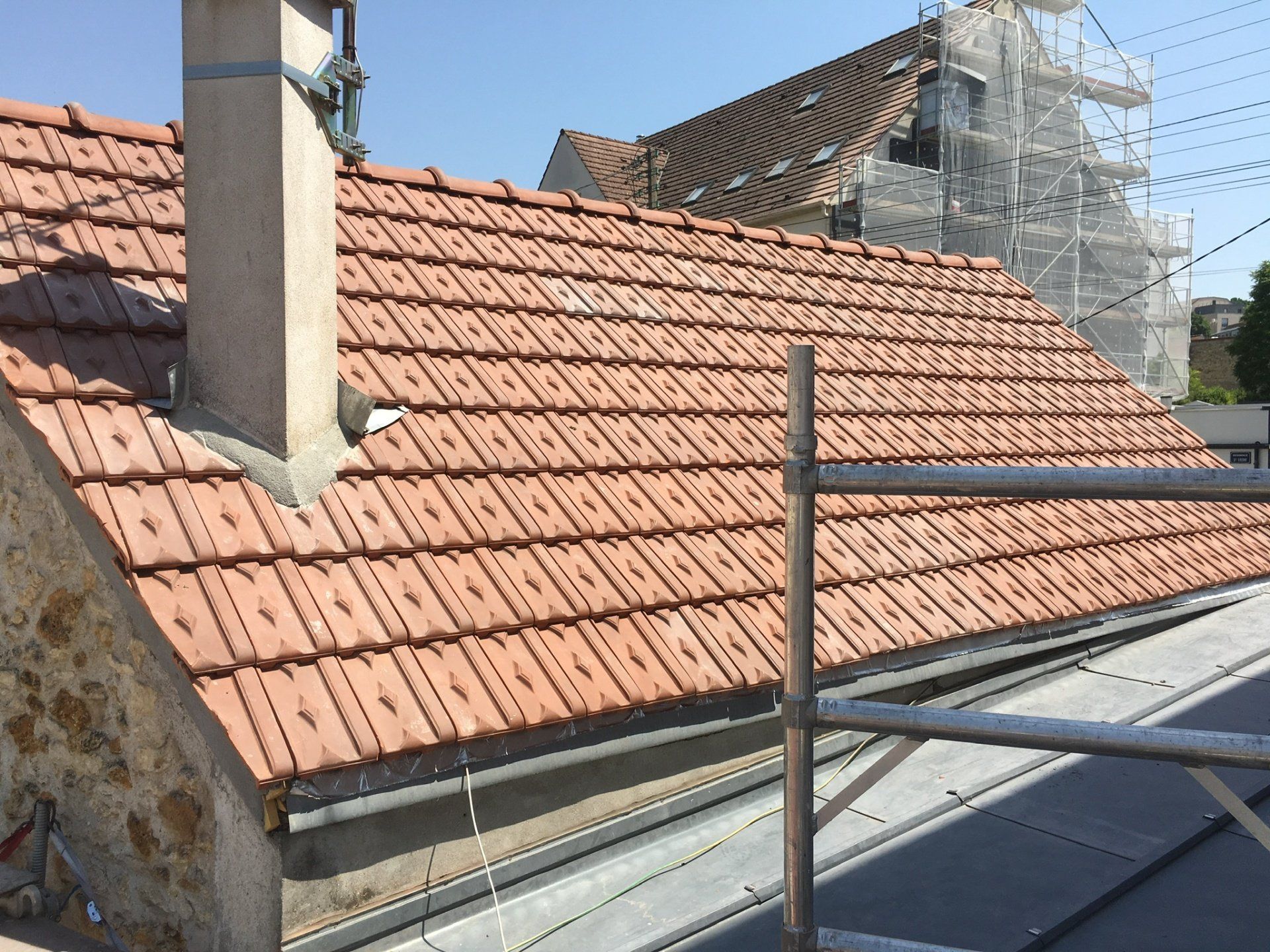 Toitutres en tuiles avec cheminée