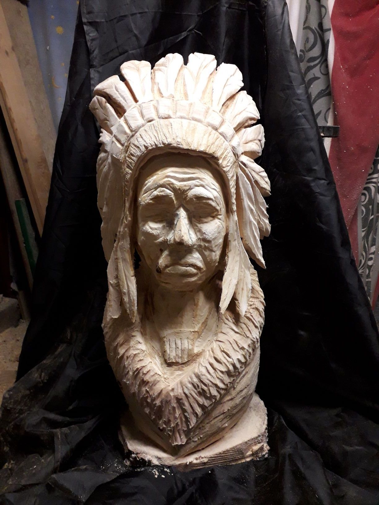 Holzskulptur Indianer