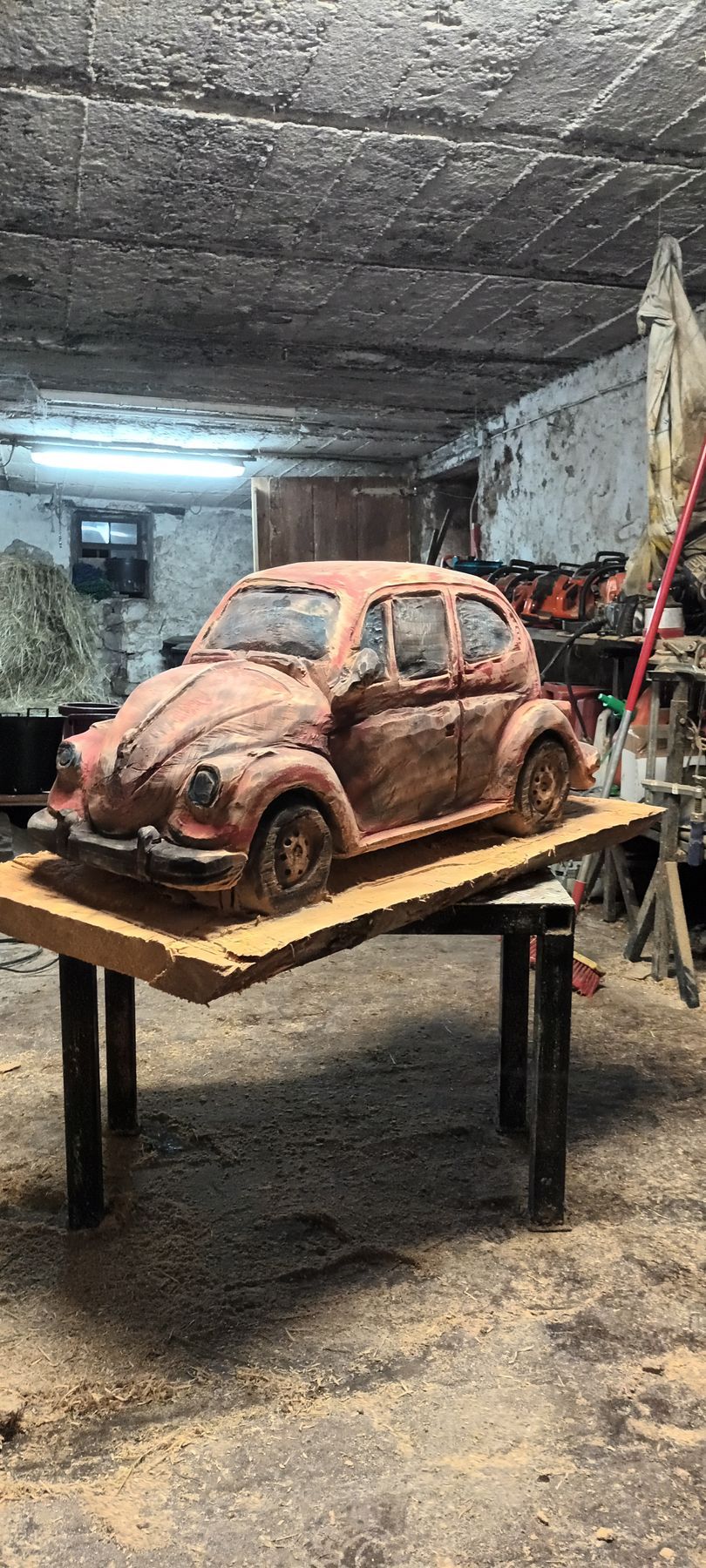 Holzskulptur VW Käfer
