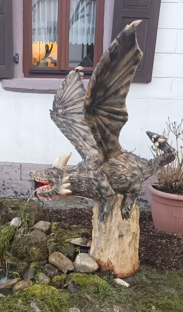 Holzskulptur Drache
