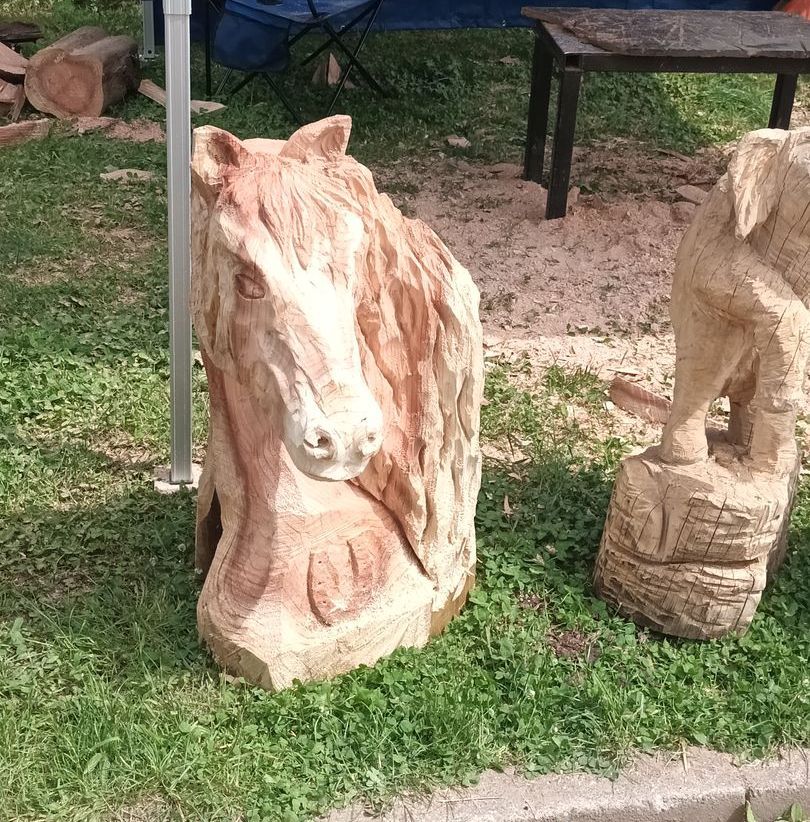 Holzskulptur Pferdekopf