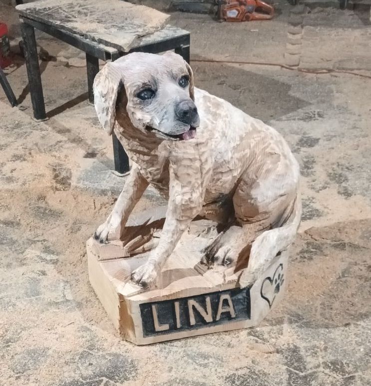 Holzskulptur Hund Nachbildung