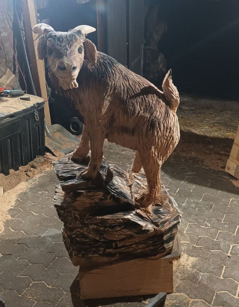 Holzskulptur Hund