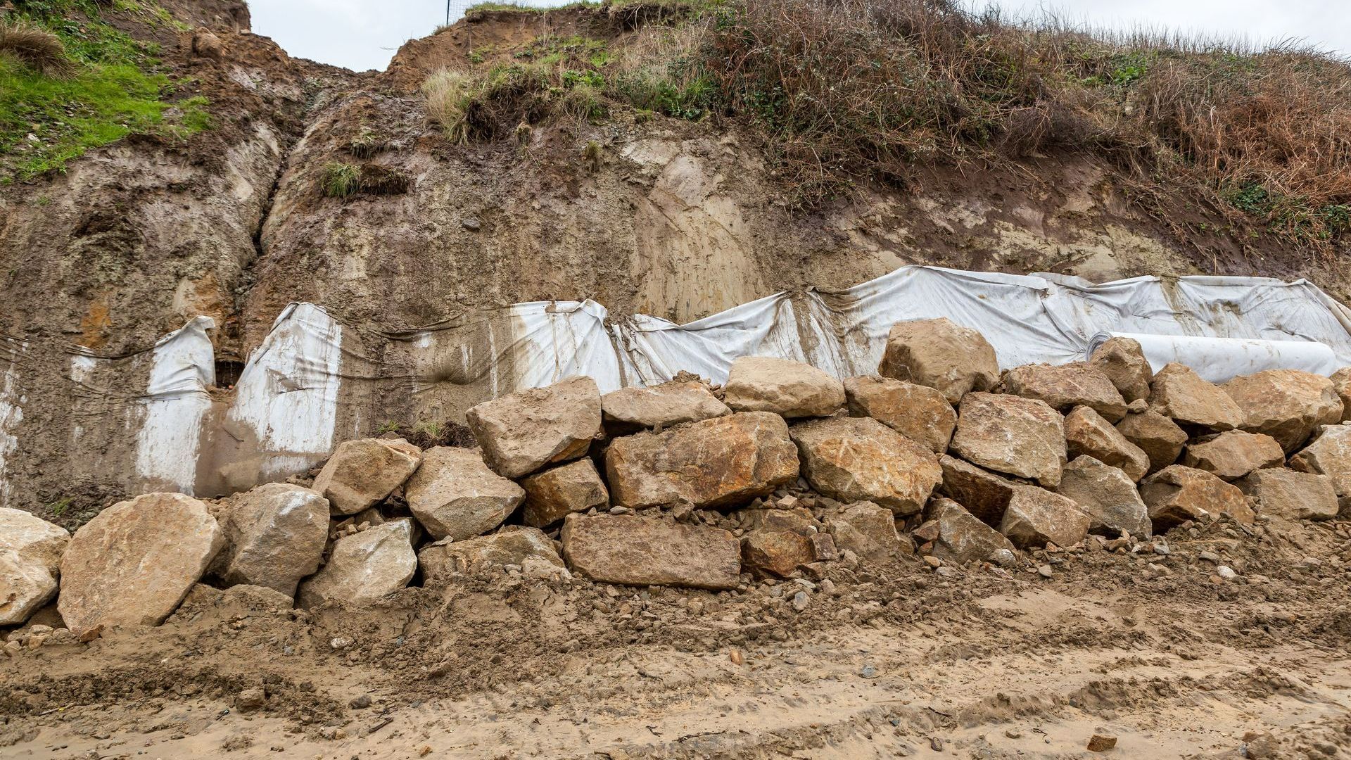 Travaux d'empierrement pour renforcer un terrain