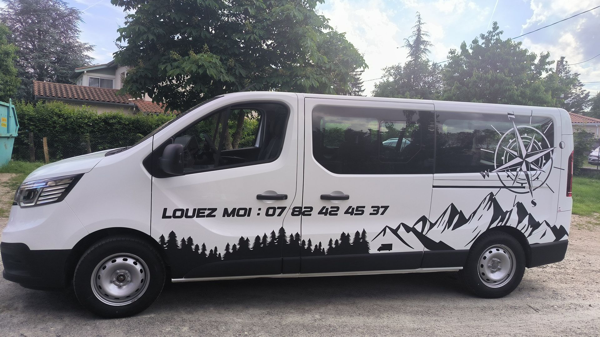 Van 9 places de l'agence Taxi Aymeric