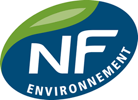 Logo de NF Environment avec une feuille verte sur fond ovale bleu