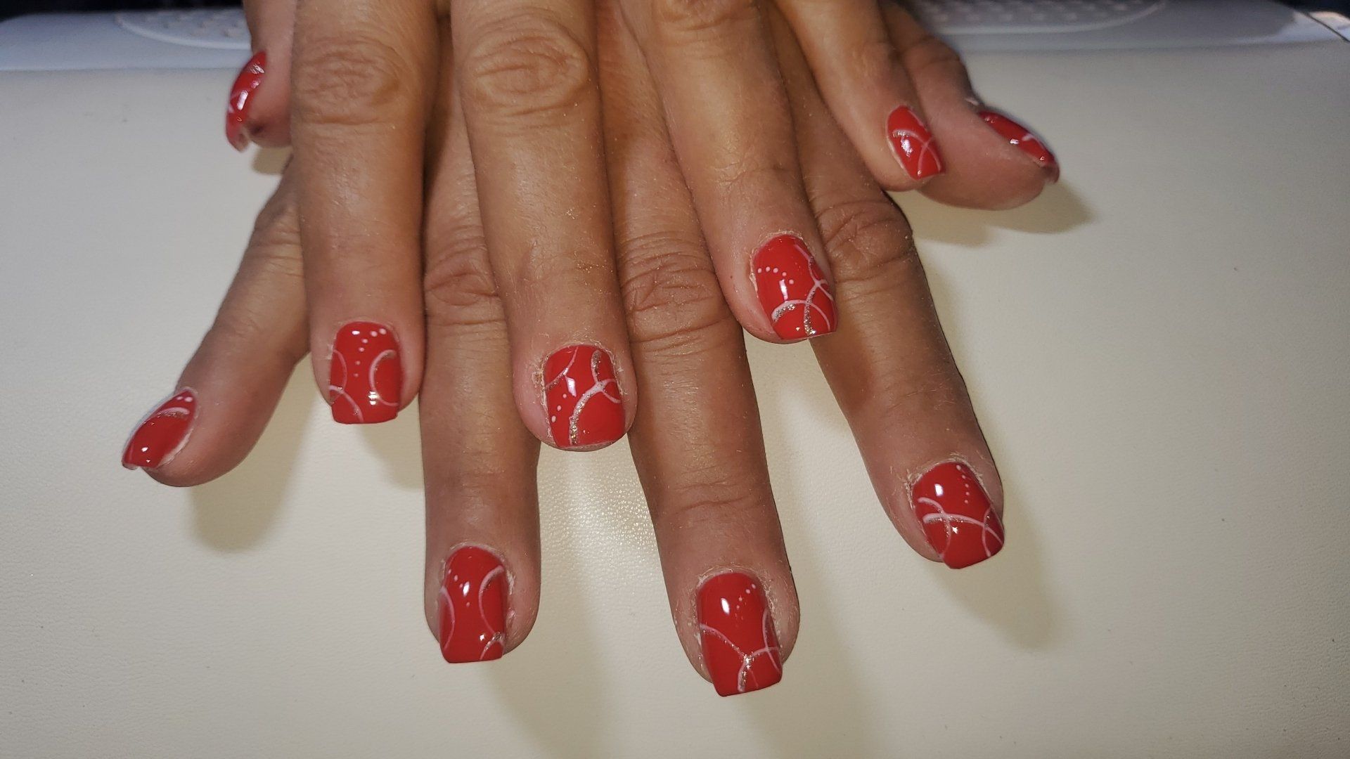 Ongle vernis rouge