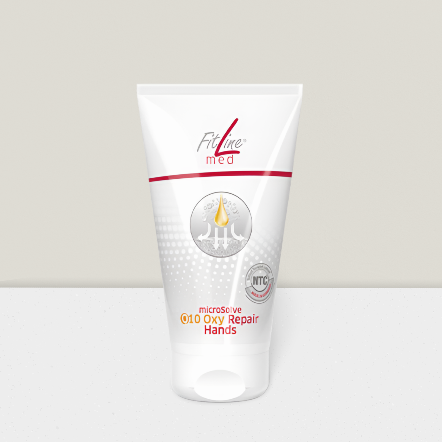 Weiße Kosmetiktube mit hellgrauem Swoosh-Design.