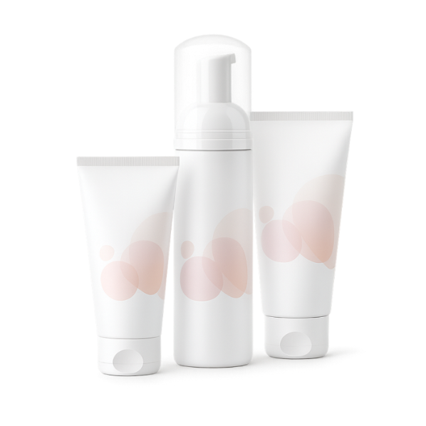 Weiße Hautpflegeproduktflaschen mit rosa Blasenmuster auf weißem Hintergrund.