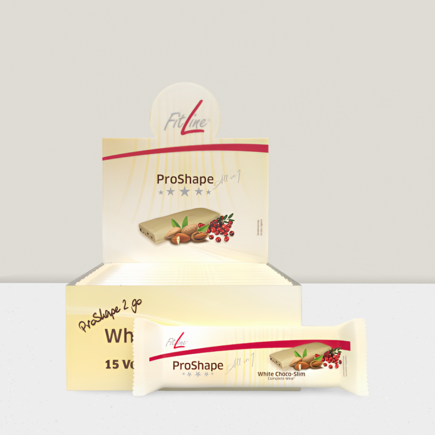 Ein Glas Limonade mit Zitronenscheiben und Minze.