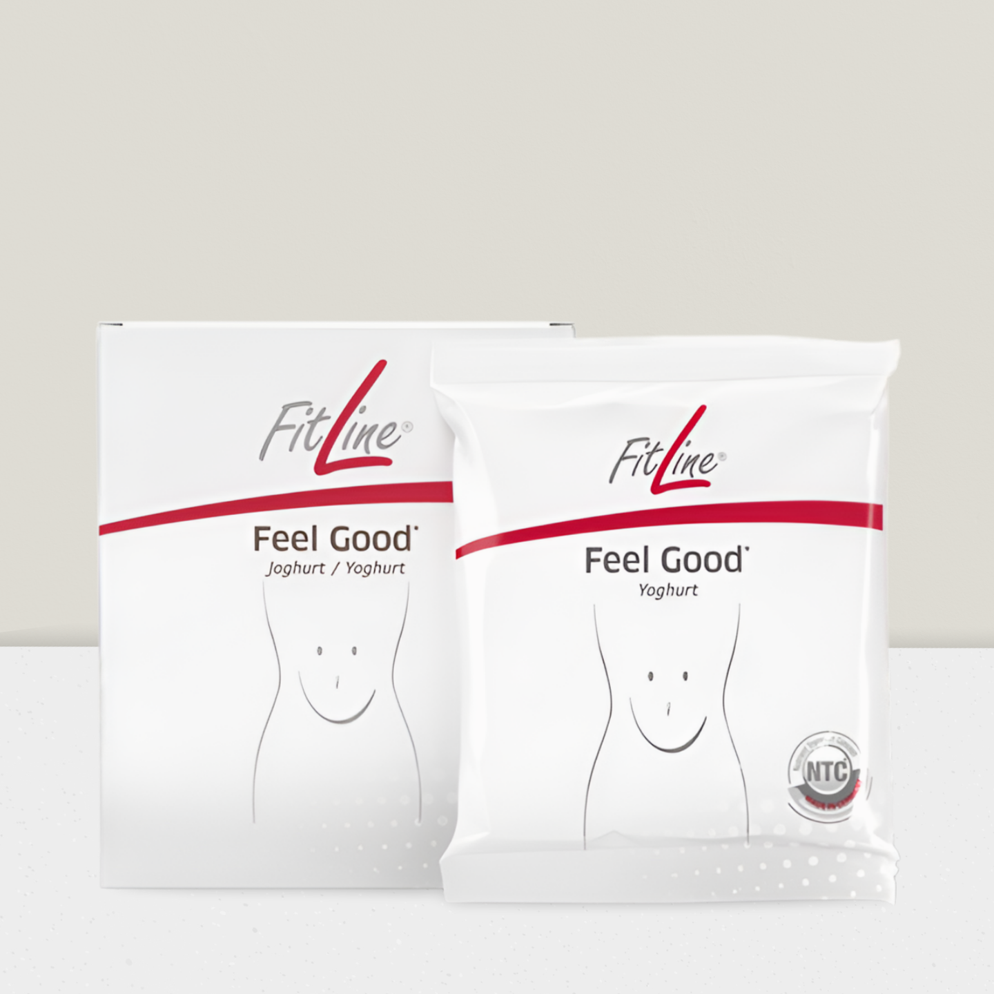 Eine Schüssel mit weißem Joghurt, in der ein Löffel liegt.