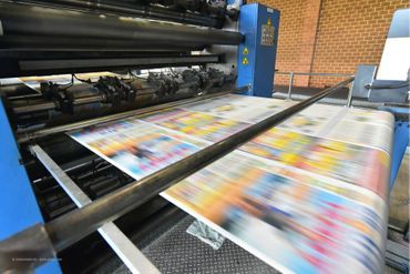 Große bunte Poster im Druck
