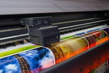 Bunte Poster im Druck
