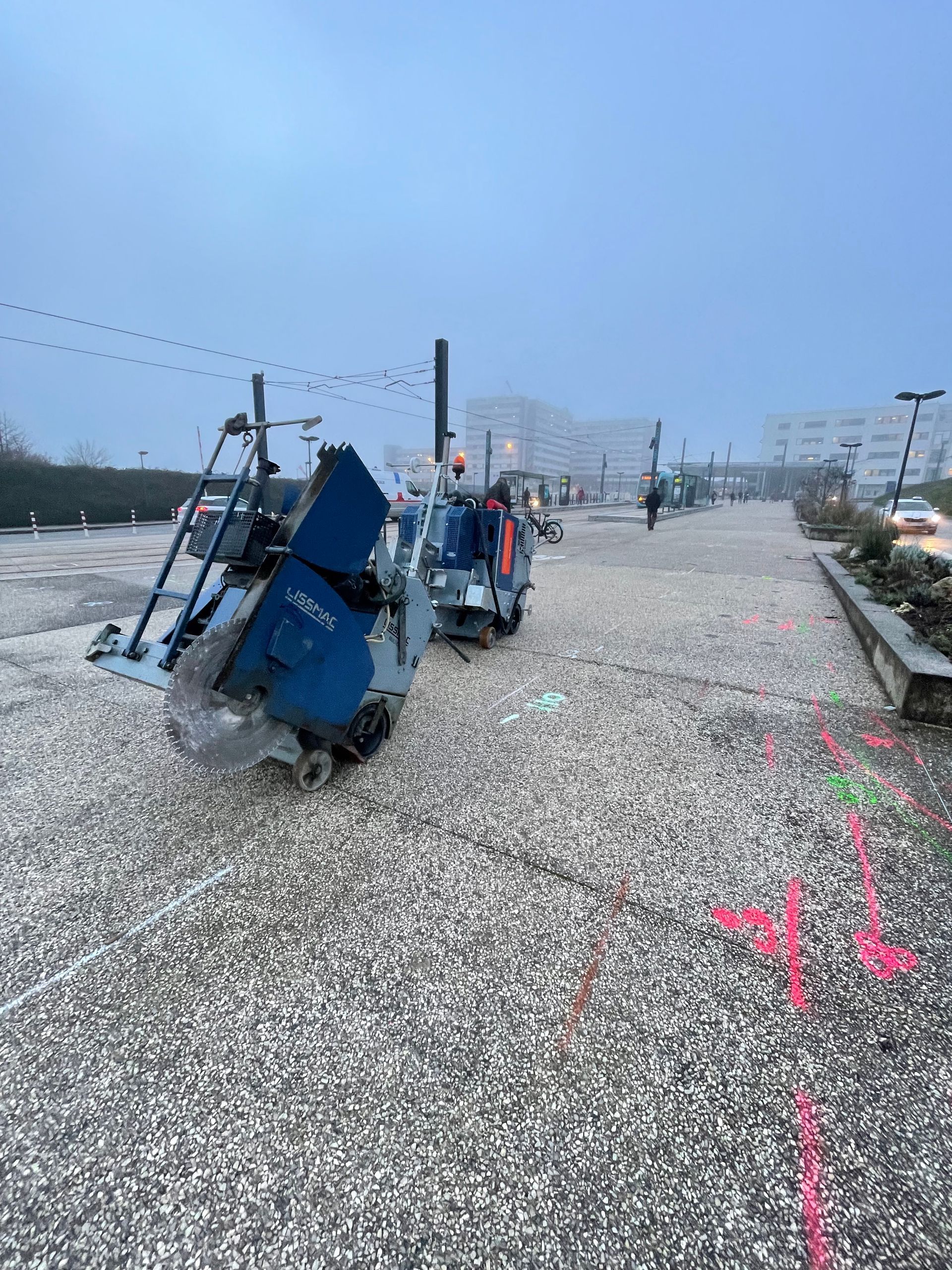 Travaux de sciage au sol