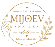 Logo dorado de Studio MIJOEV Nails Estetica con manos, hojas y el texto “Belleza en cada detalle”