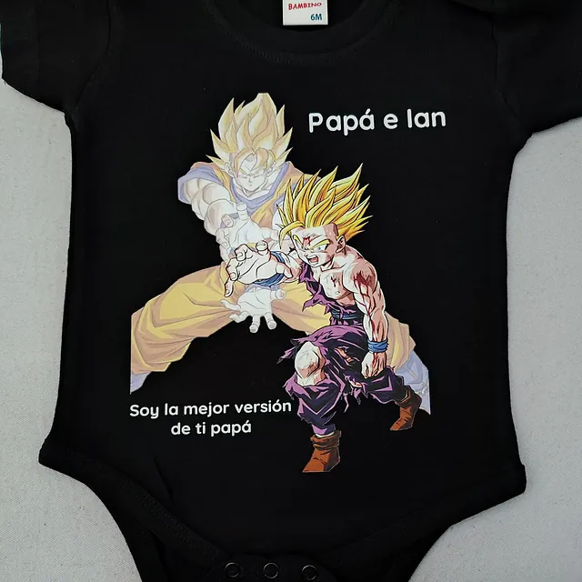 Una camisa negra que dice 