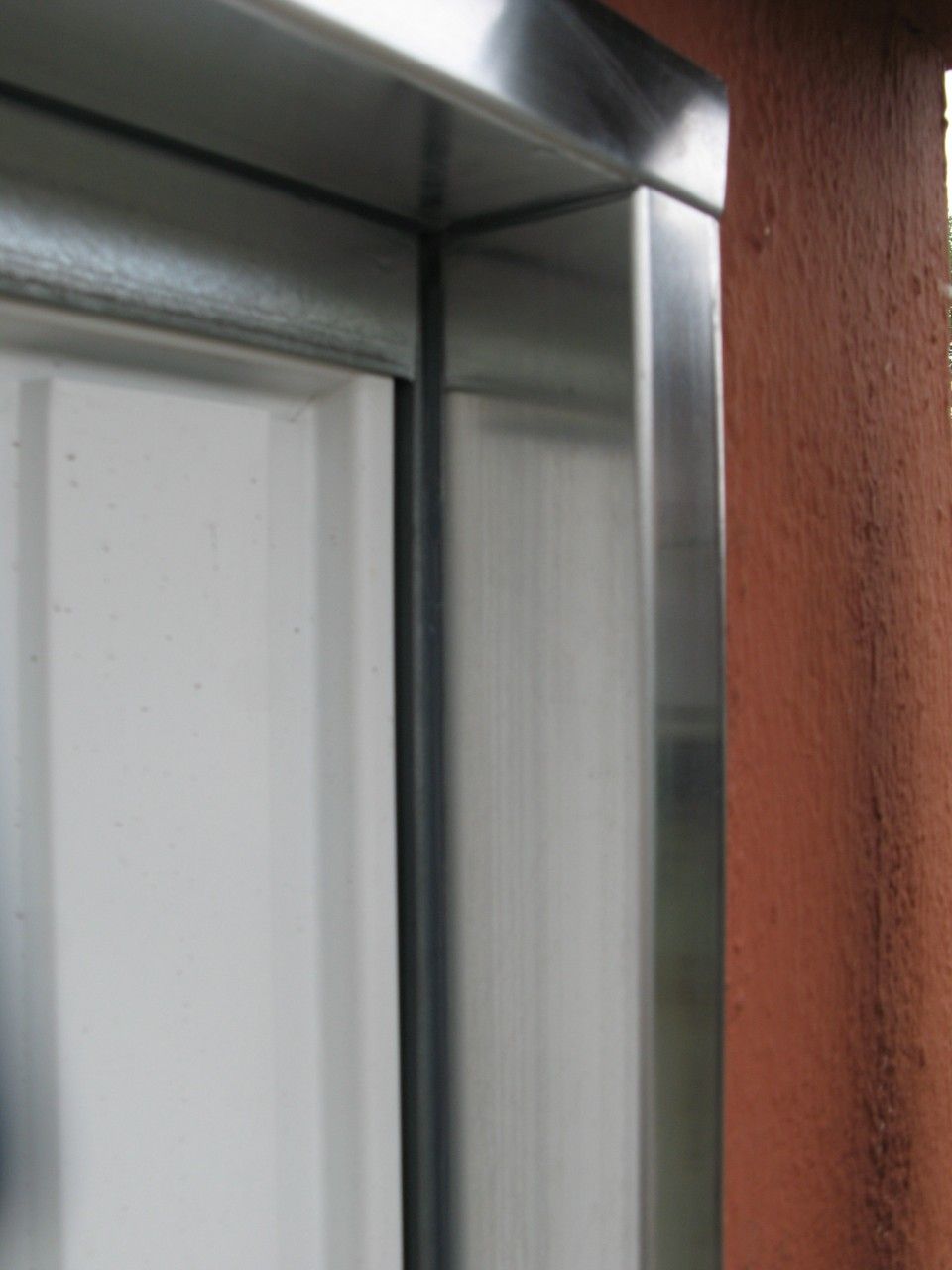 Aluverblendung des Garagentores