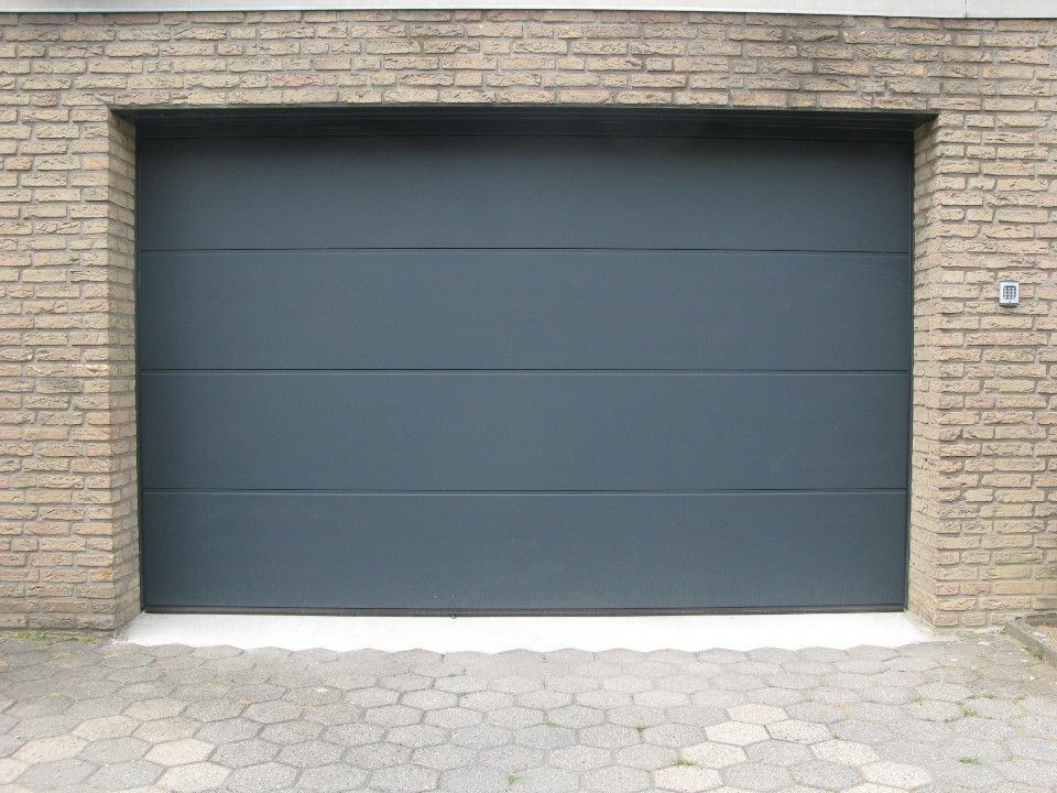 Aluverblendung des Garagentores