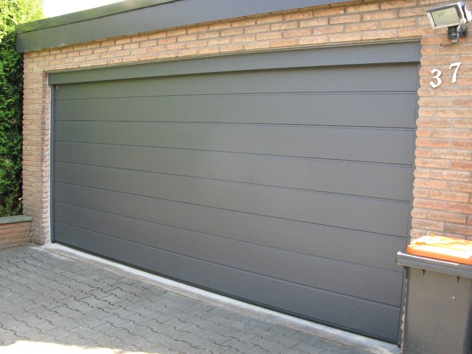 Aluverblendung des Garagentores