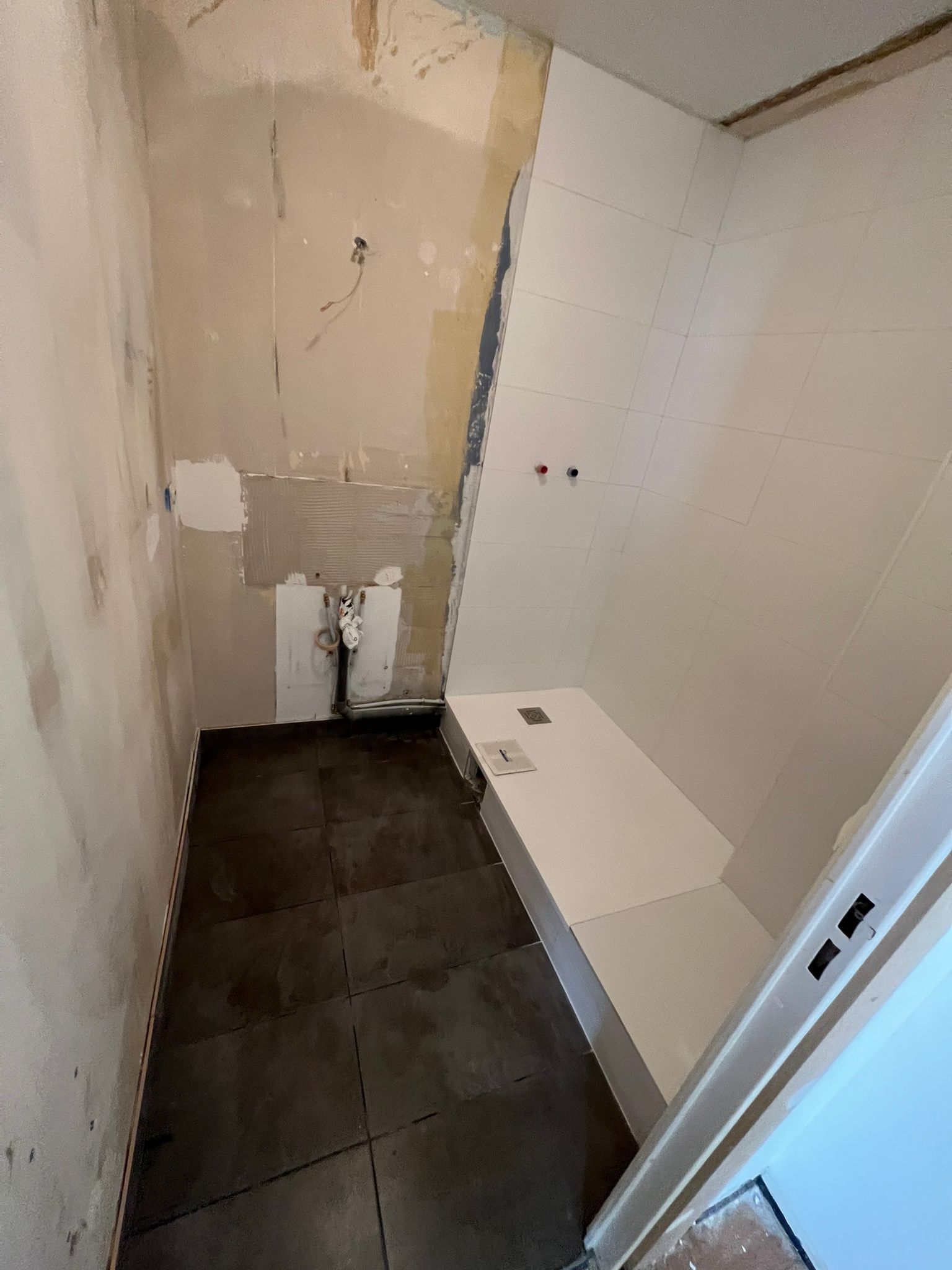 Avancée des travaux pour la création d'une salle de bains