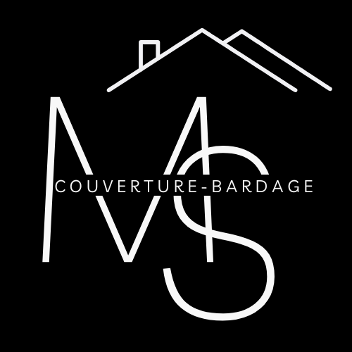 Logo blanc &laquo; MS &raquo; avec le contour d'une maison en haut et le texte &laquo; Couverture-Bardage &raquo; sur fond noir.