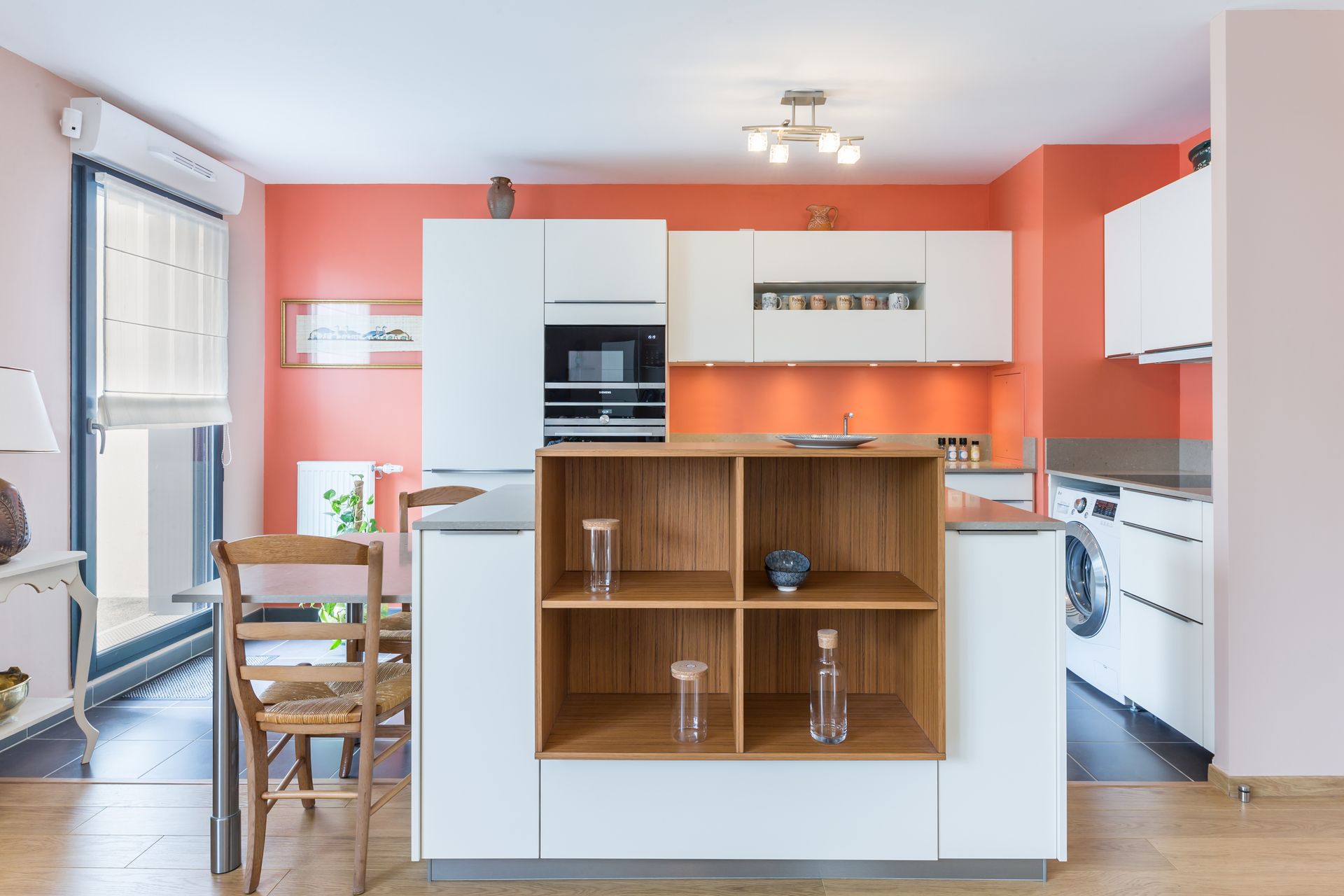 Cuisine avec des murs orange