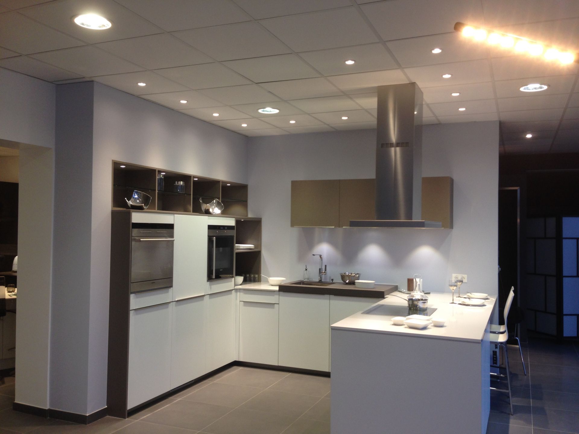 Cuisine équipée blanche