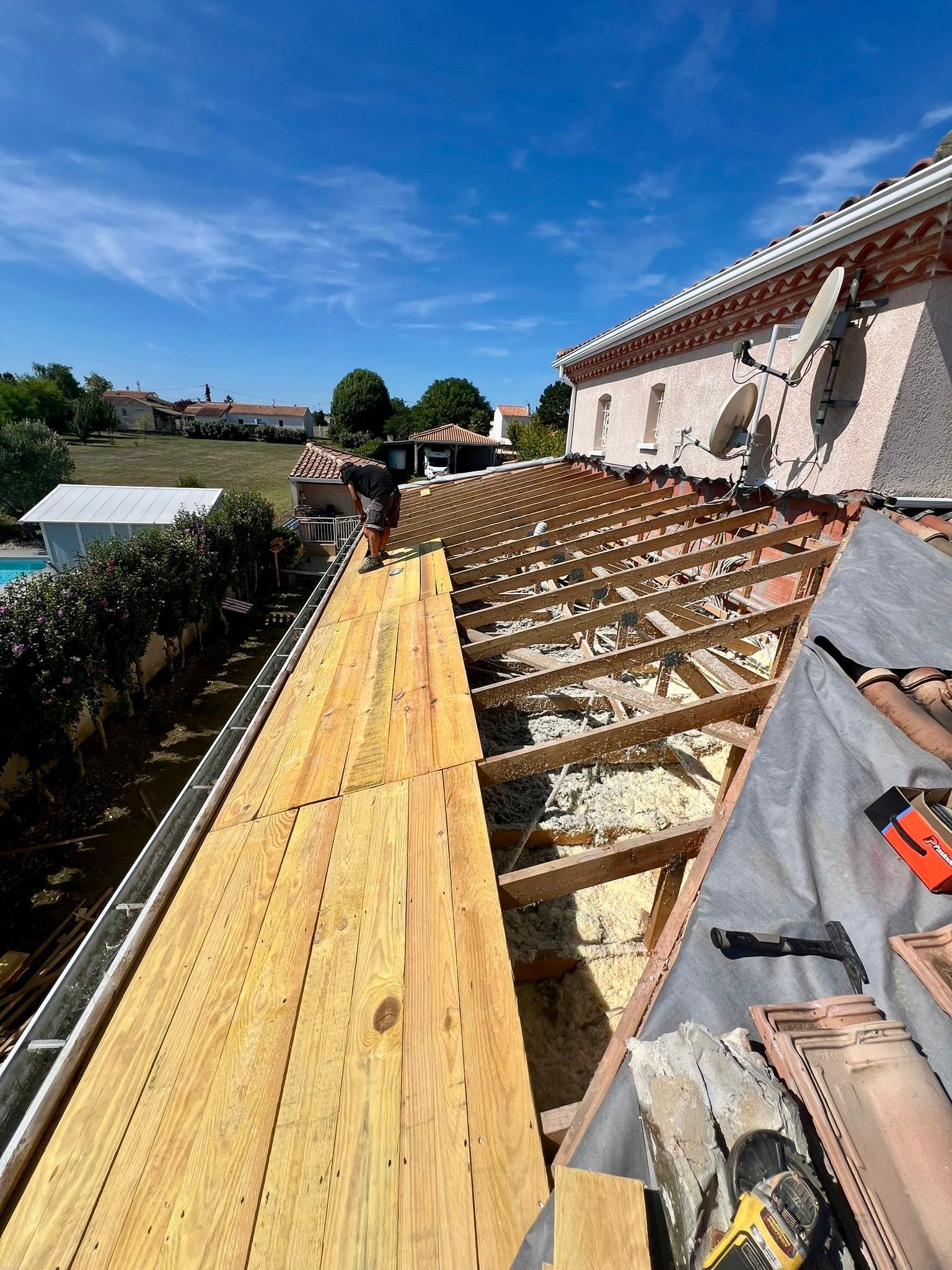 Pose de volige sous un autre angle de vue