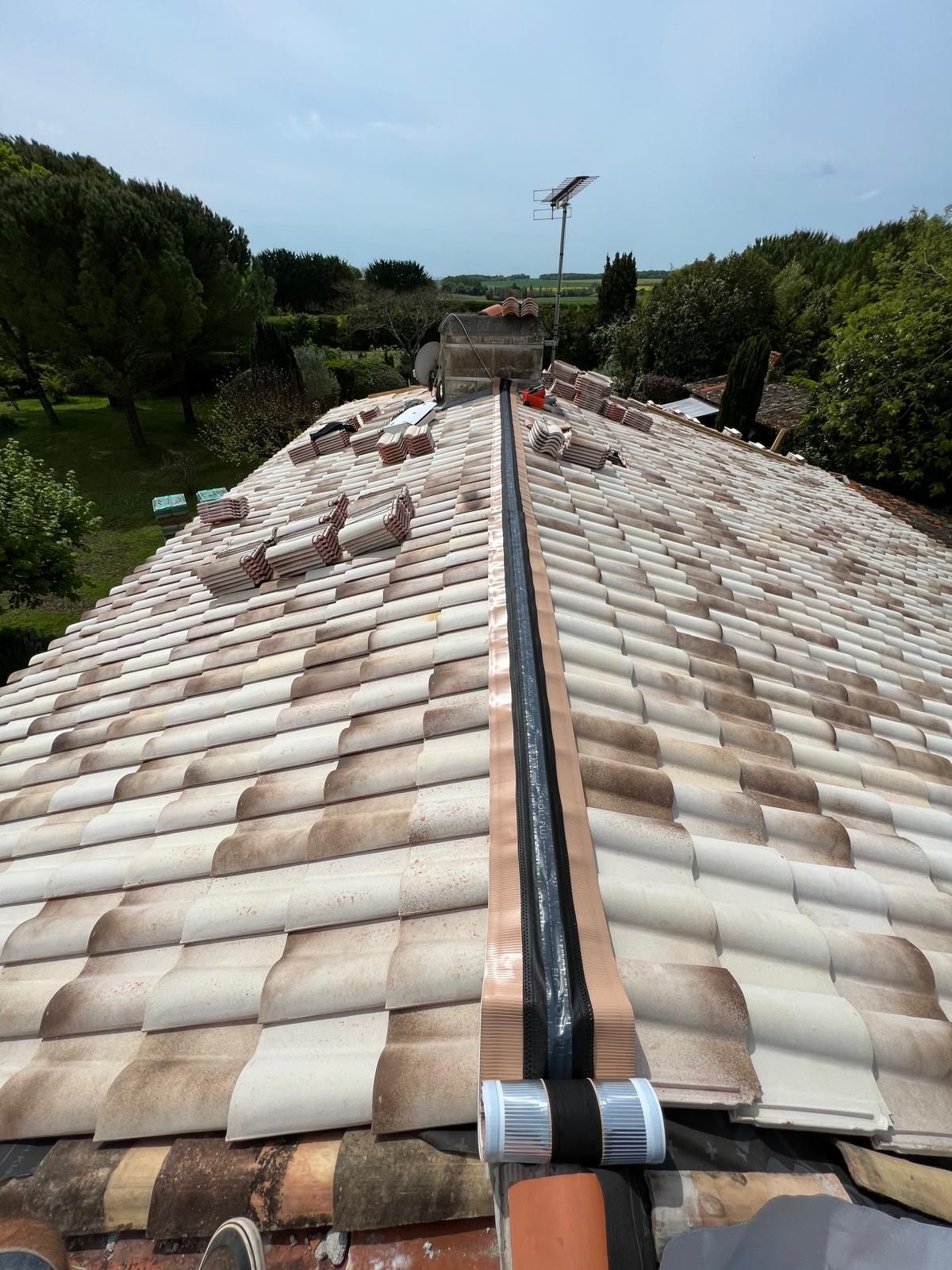 Remplacement de faîtage à Cozes