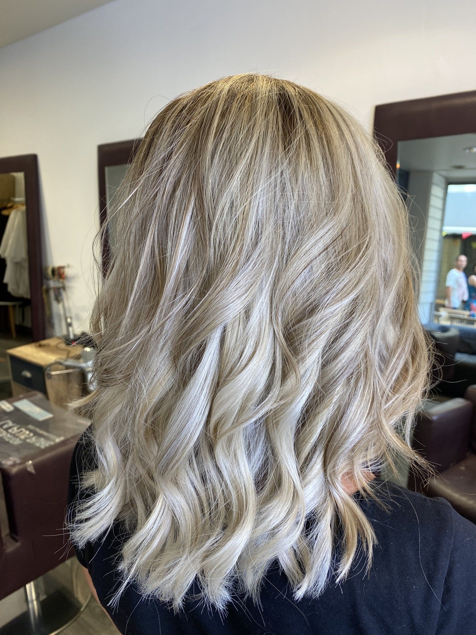 Coupe blond femme