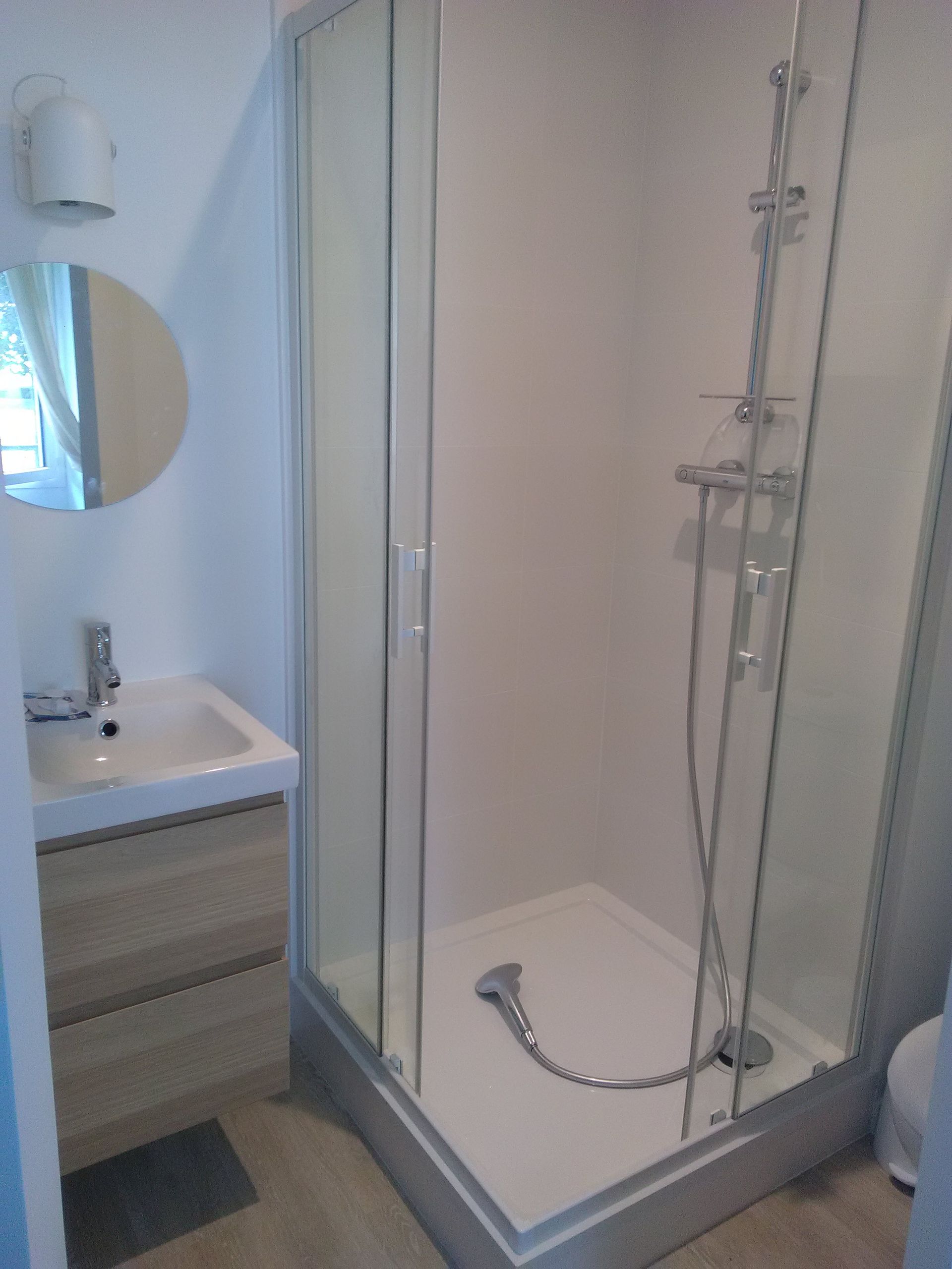 Pose d'une cabine de douche