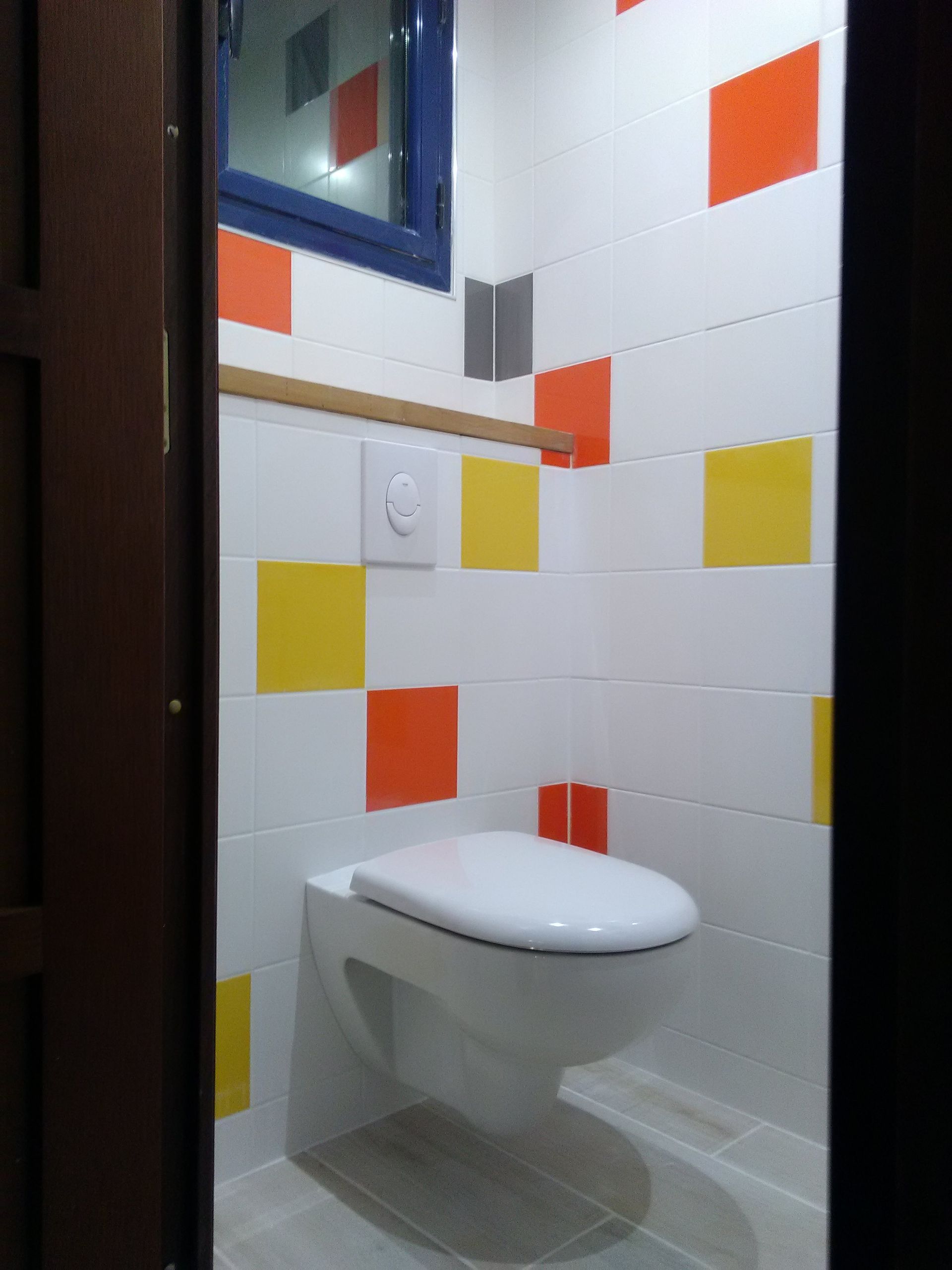 Pose de toilettes suspendues