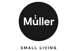 Müller-Logo in Weiß auf schwarzem Kreis mit dem Schriftzug „SMALL LIVING“ darunter